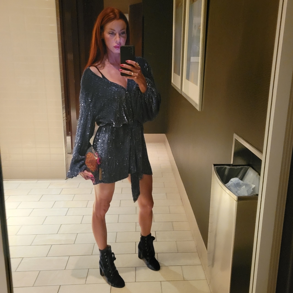 Gorgeous navy retrofete Gabriella robe dress